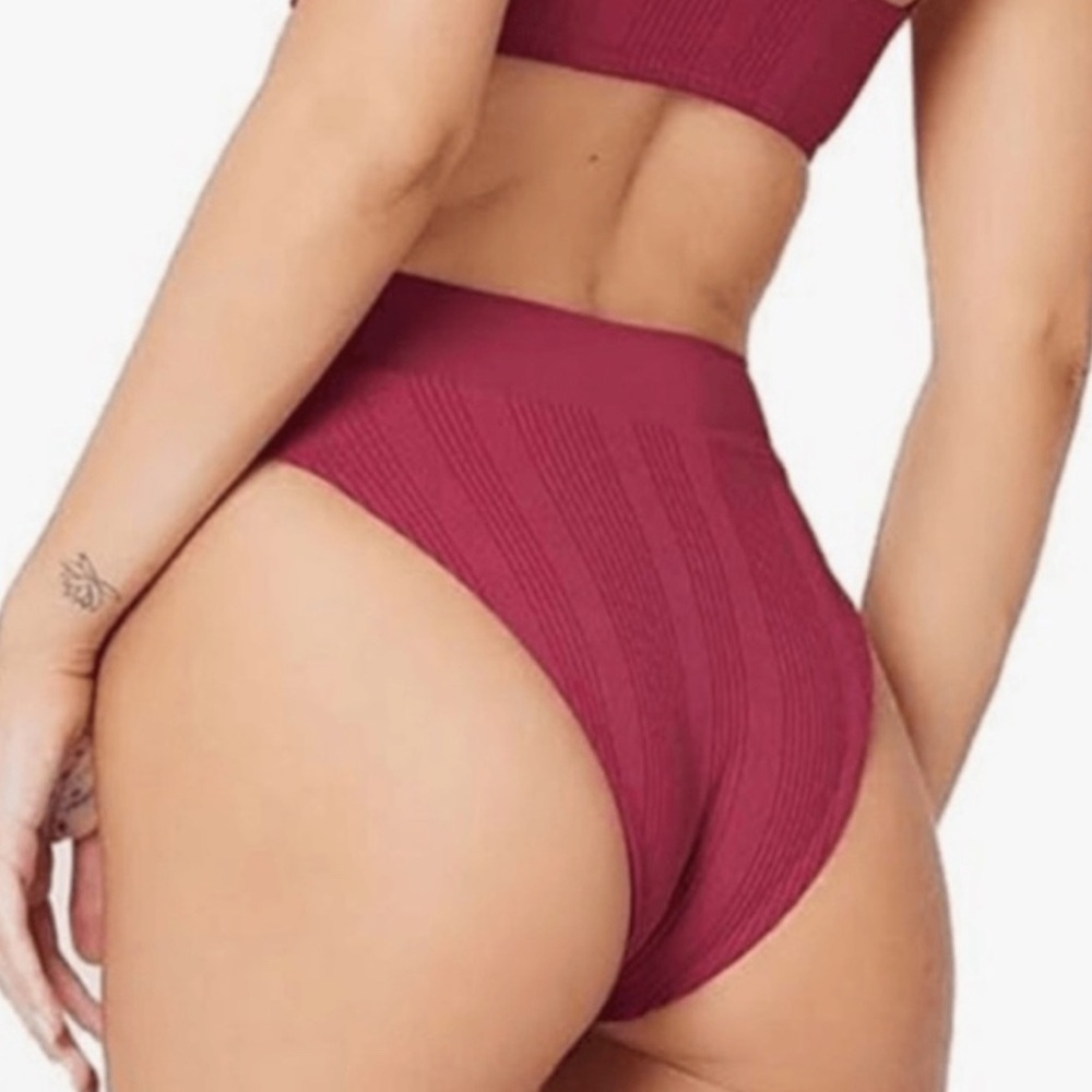 LSPACE Pointelle Rib Bikini Set - Picture 5 of 8